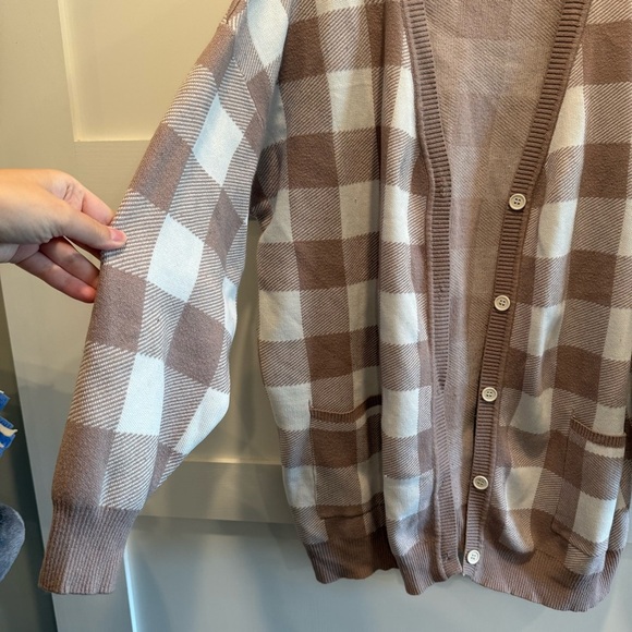 Cozy Checkered Cardigan in Brown and White - Picture 5 of 7